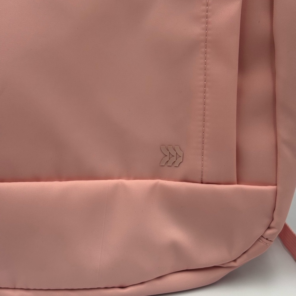 All in Motion Soft Pink 17" Commuter Backpack Laptop Sleeve - Picture 2 of 10